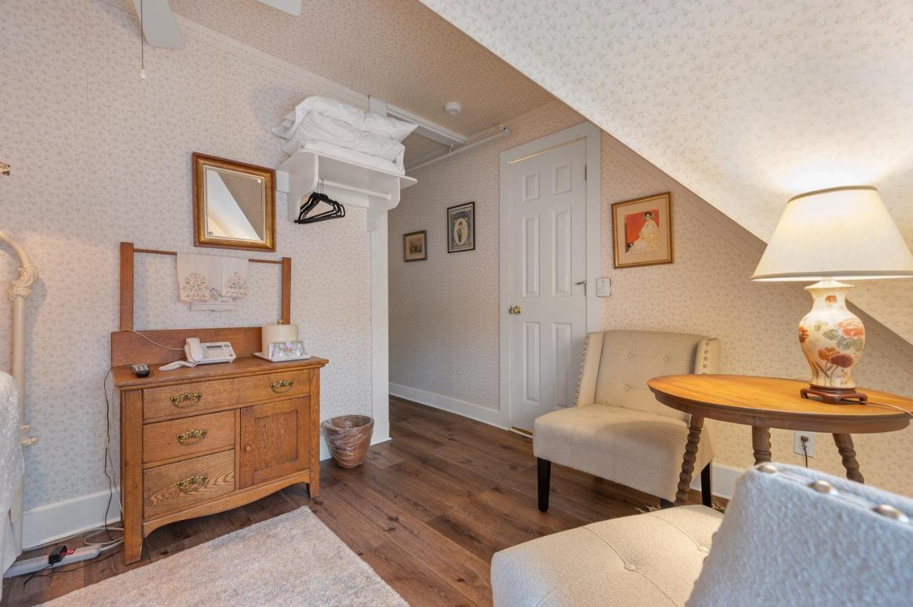 Brook Farm Inn Lenox Esterno foto
