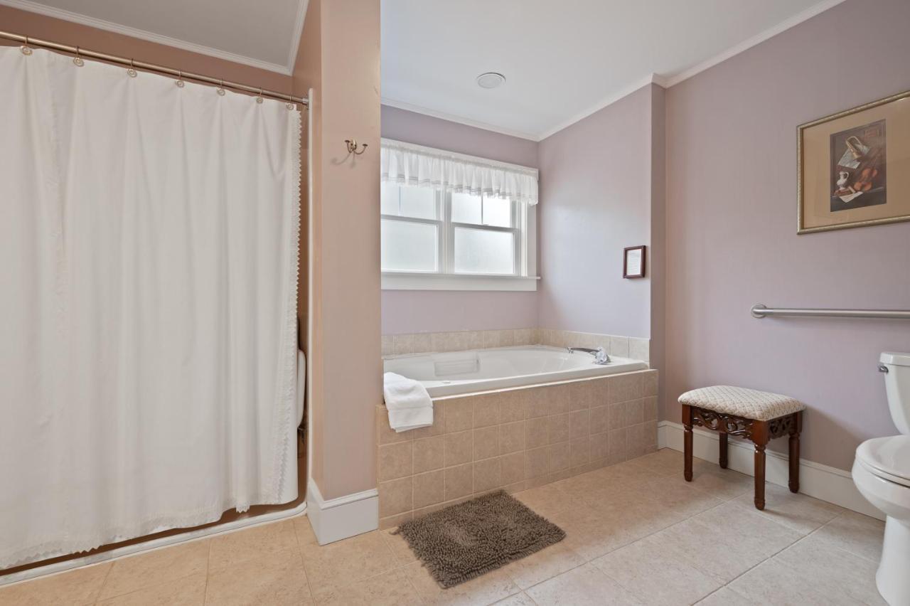 Brook Farm Inn Lenox Esterno foto