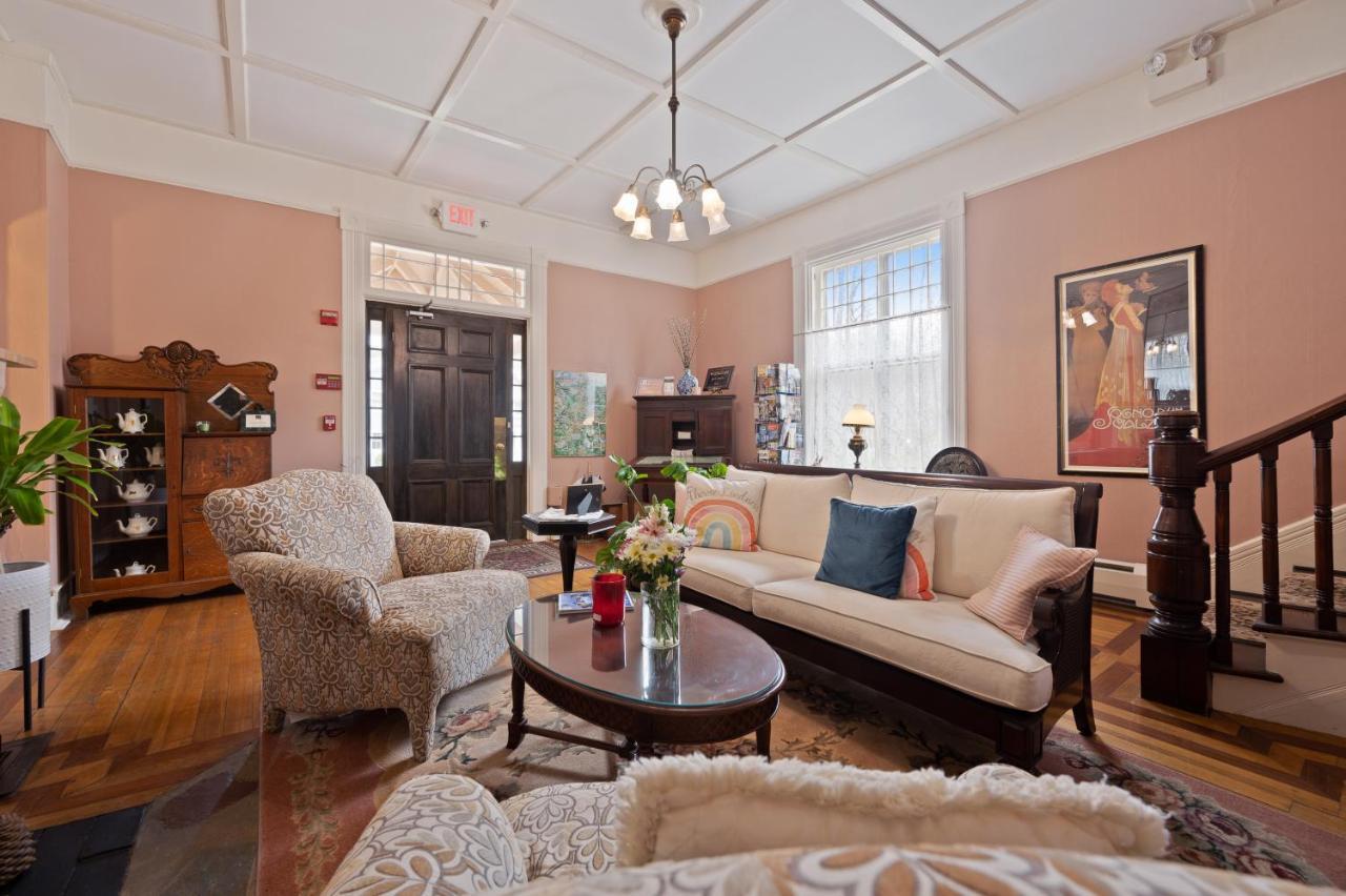 Brook Farm Inn Lenox Esterno foto