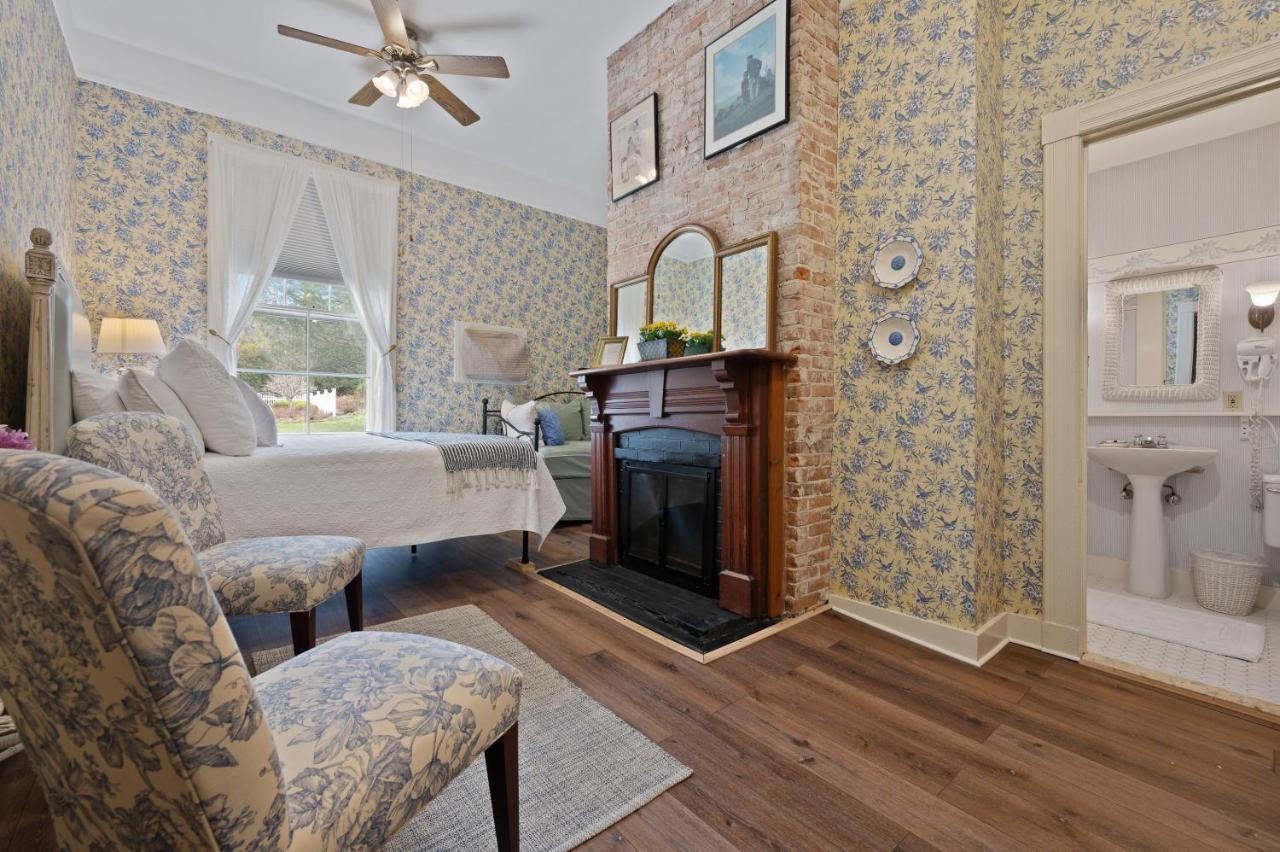 Brook Farm Inn Lenox Esterno foto